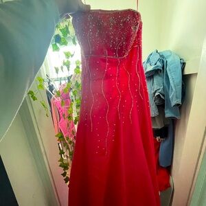 Beautiful pink gown, size 2